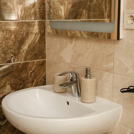 山林小屋 Gutsulwood *