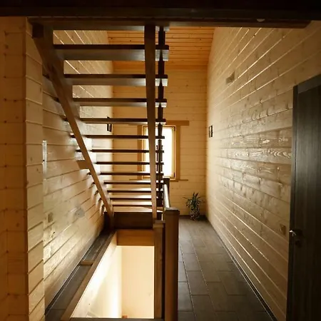 山林小屋 Gutsulwood *