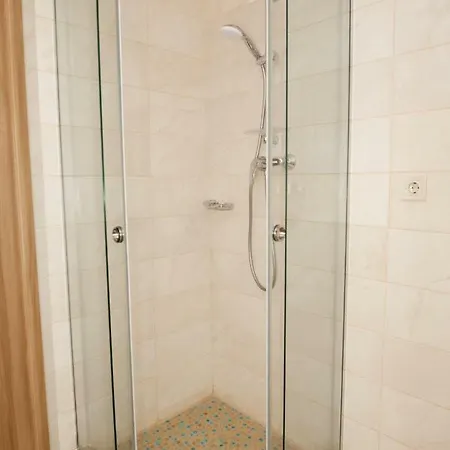 Gutsulwood يابلونيتسيا