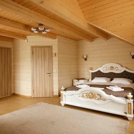 Gutsulwood * يابلونيتسيا